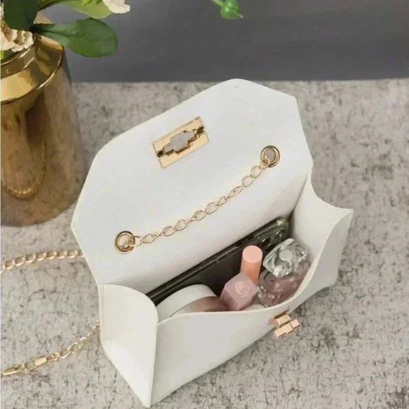 ⚠️Clearance Solid White And Gold Small Square Crossbody Chain Bag - Picture 5 of 6